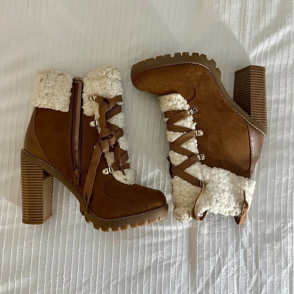BCBGeneration Paloma Sherpa Lace Up Heeled Boots 9M – Teddy Hiking Booties